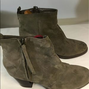 Side zip suede booties